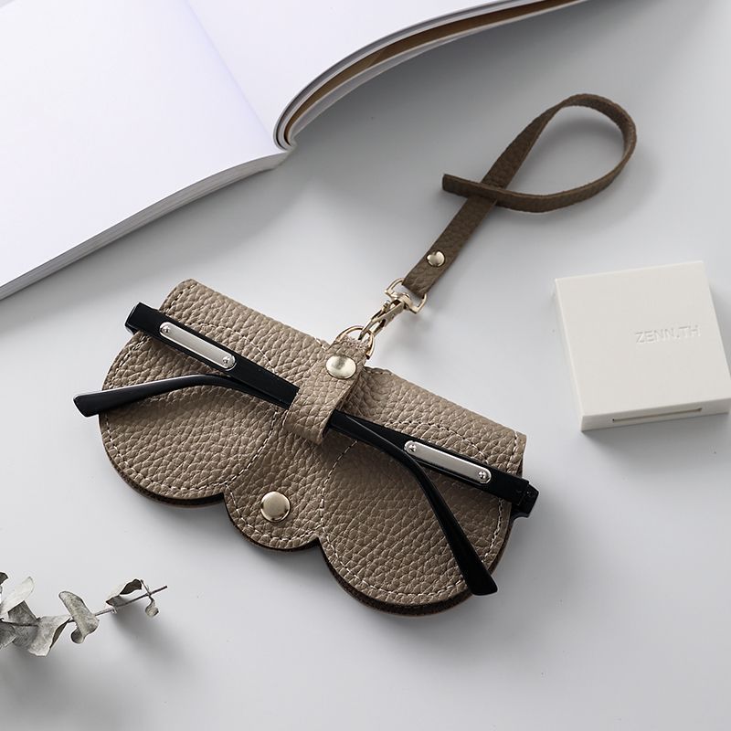 ⏳Last Day 50% OFF⏳-Clip-On Glasses Case – Slim Foldable Eyewear Pouch for Handbags👓